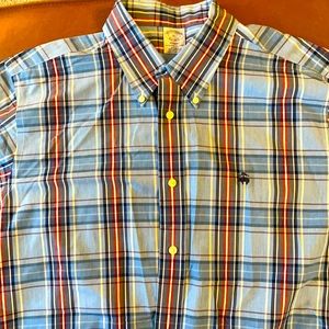 Short sleeve men’s button down